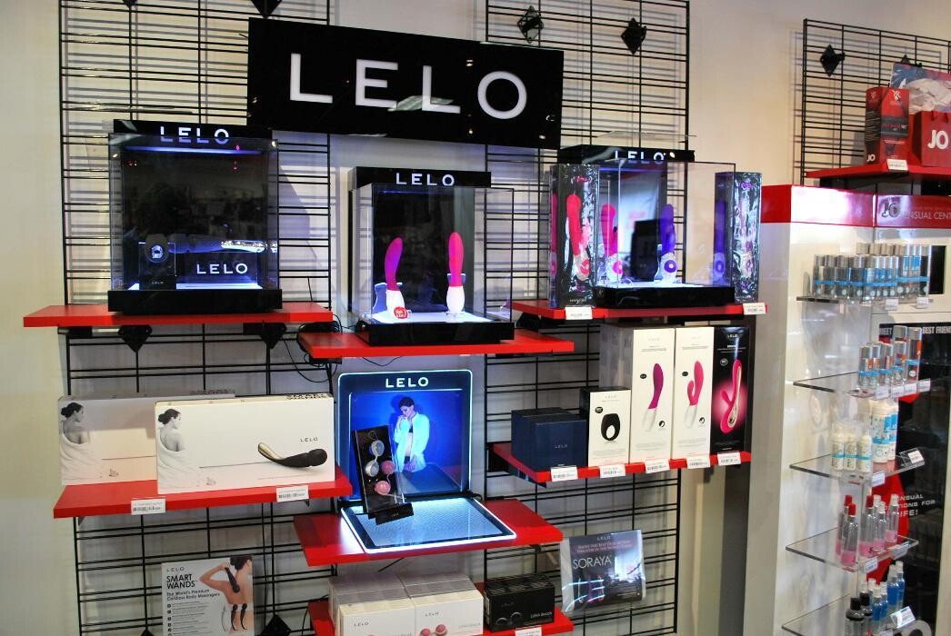 Images Adam & Eve Stores