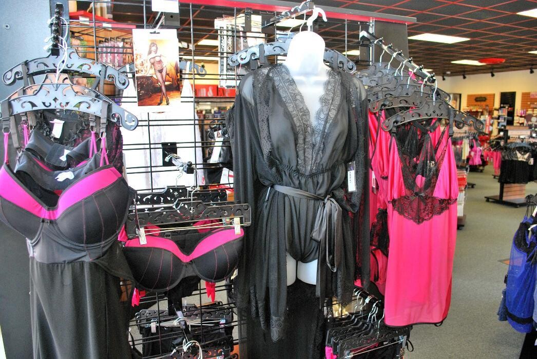 Images Adam & Eve Stores