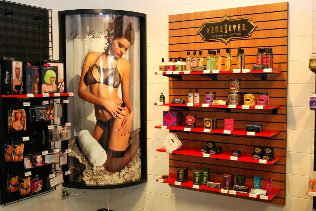 Images Adam & Eve Stores