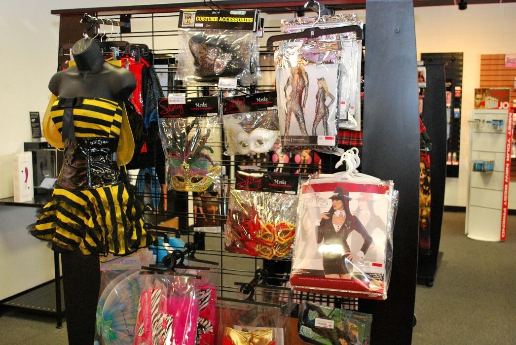 Images Adam & Eve Stores