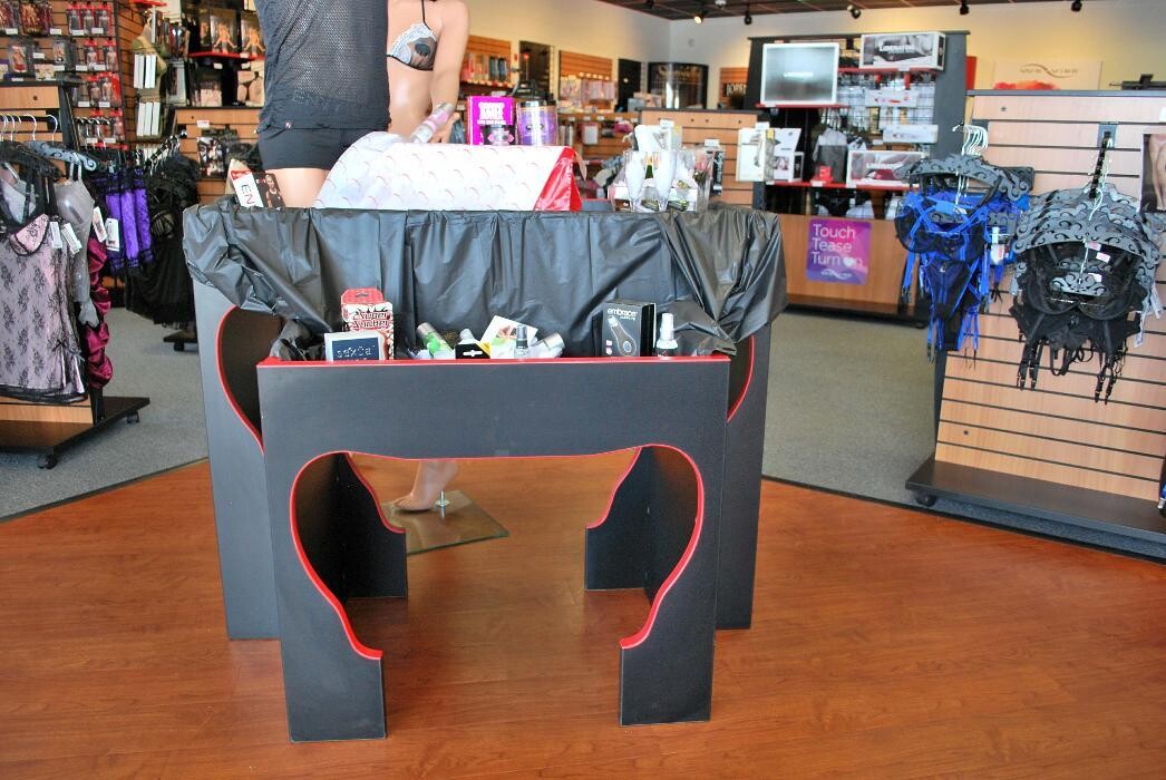 Images Adam & Eve Stores