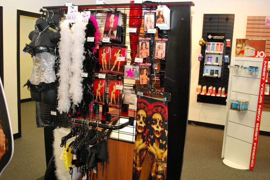 Images Adam & Eve Stores