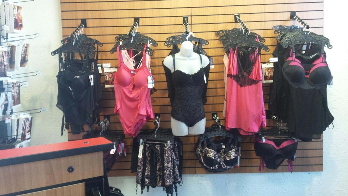 Images Adam & Eve Stores