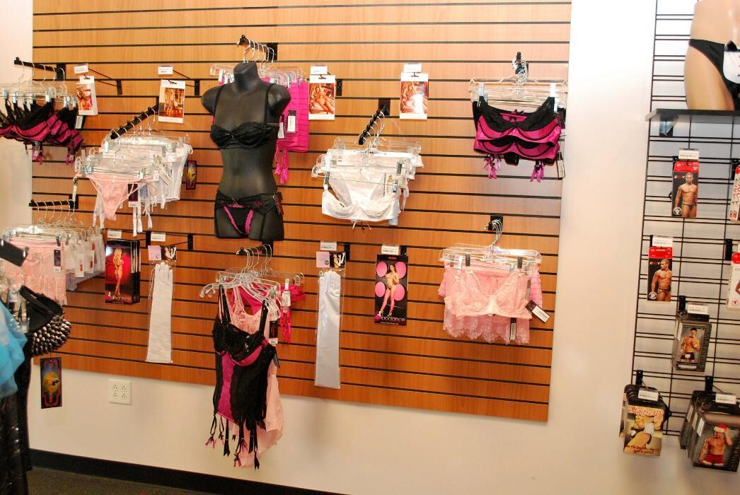 Images Adam & Eve Stores