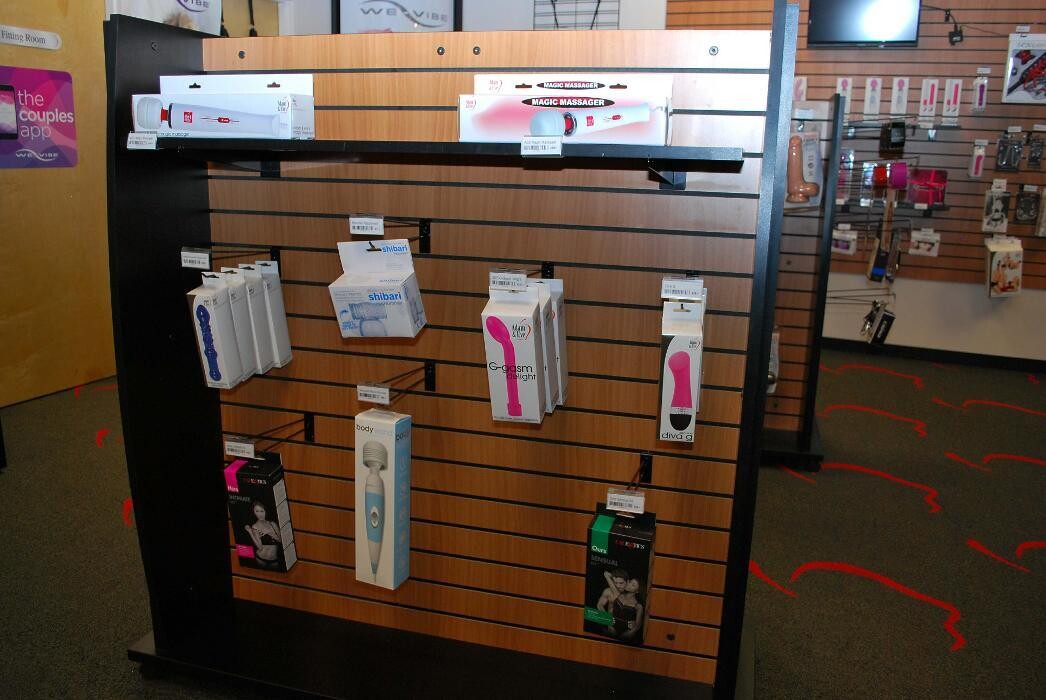 Images Adam & Eve Stores