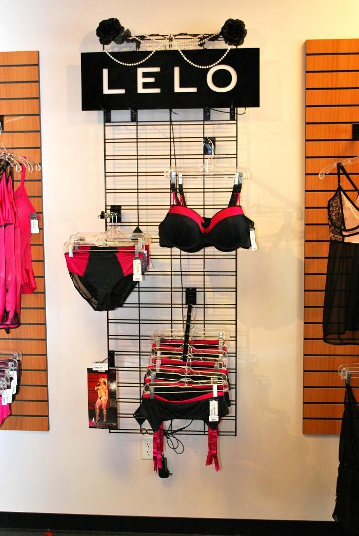 Images Adam & Eve Stores