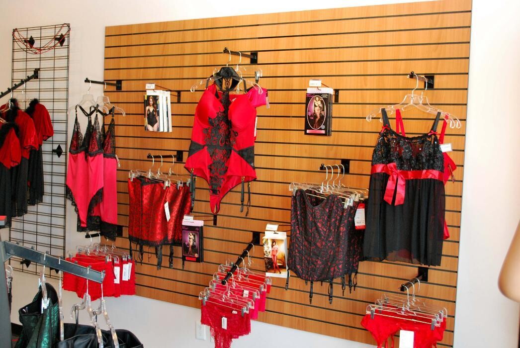 Images Adam & Eve Stores