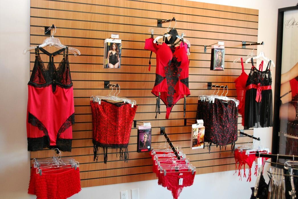 Images Adam & Eve Stores