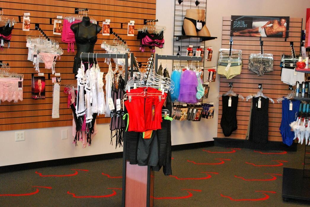 Images Adam & Eve Stores