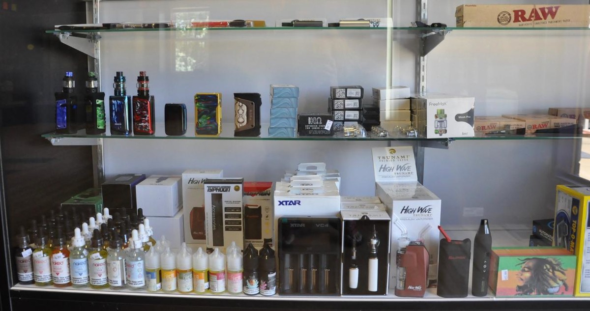 Images Twisted Glass Smoke Shop