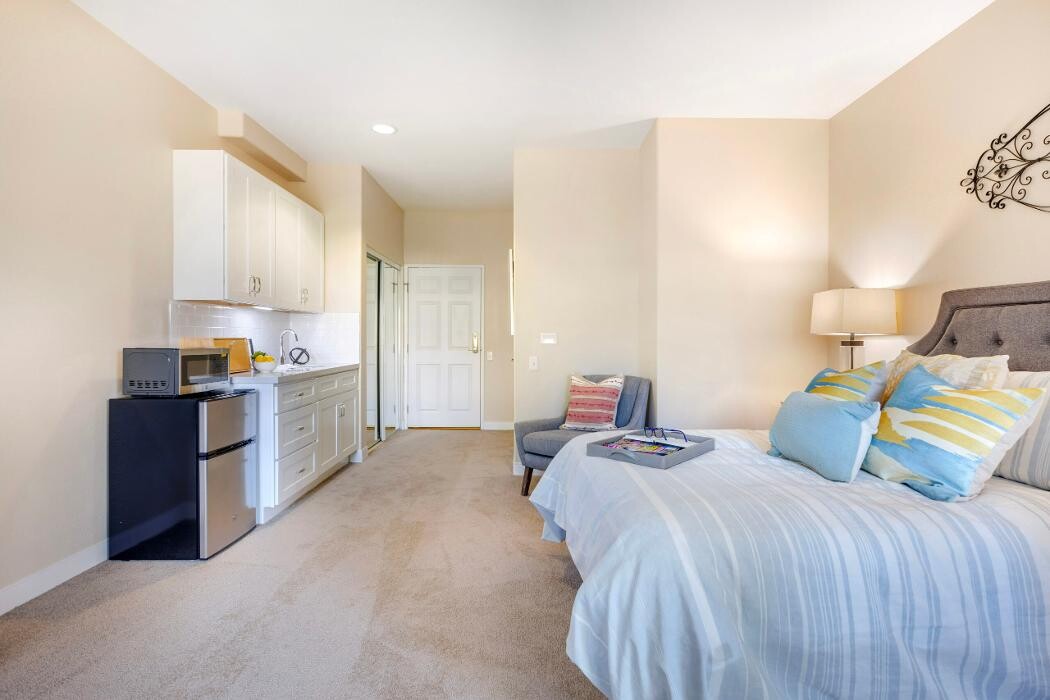 Images Meadowbrook at Agoura Hills