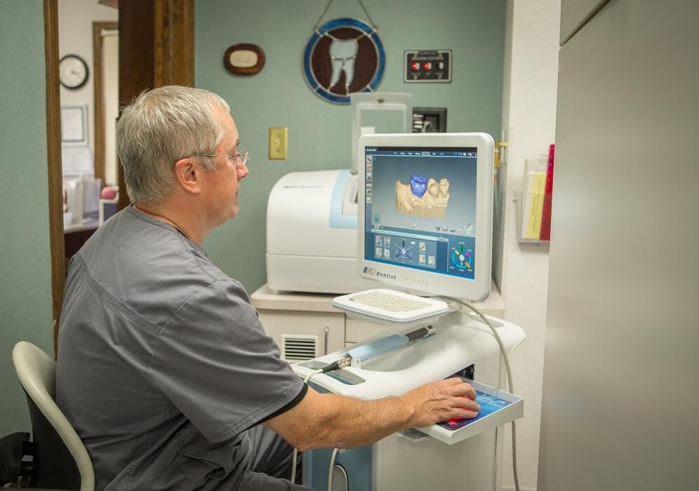 Images Lockhart Dentistry: Bruce Lockhart, DDS
