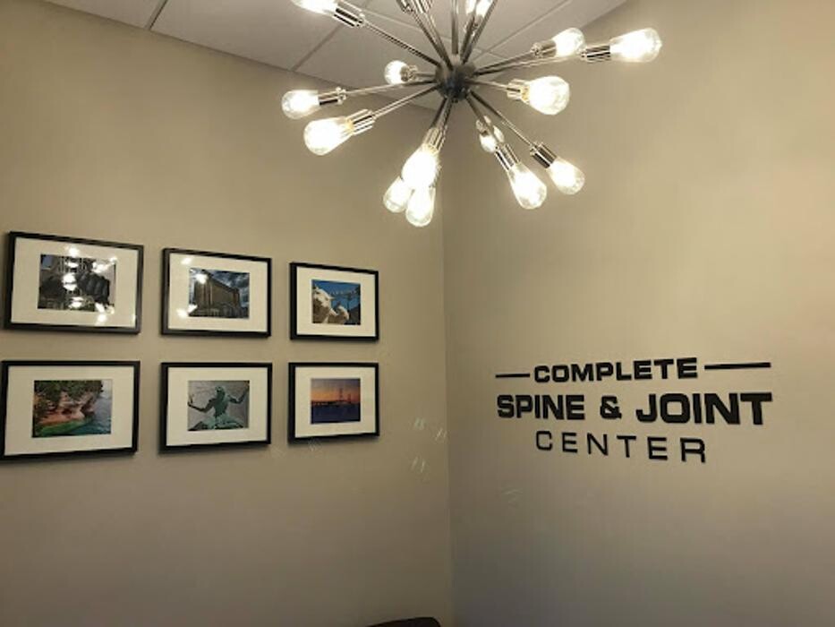 Images Complete Spine and Joint Center