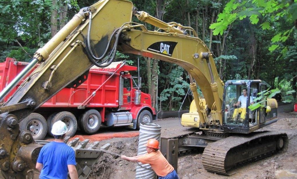 Images Earthmovers Yard