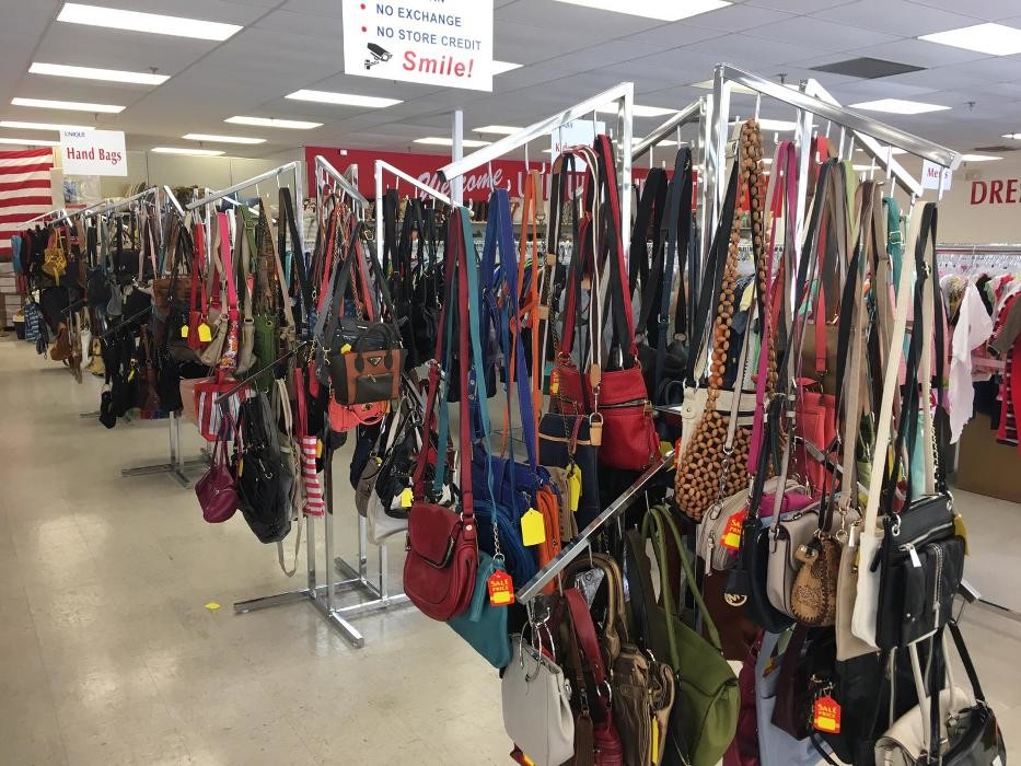Images UNIQUE OUTLET THRIFT