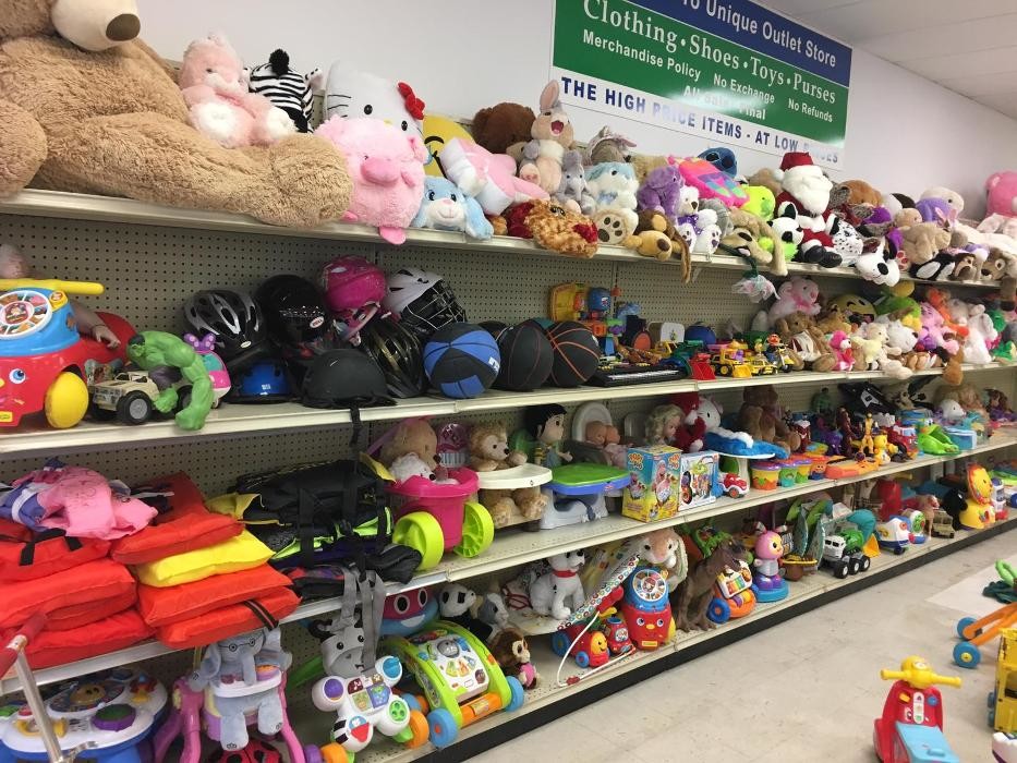 Images UNIQUE OUTLET THRIFT