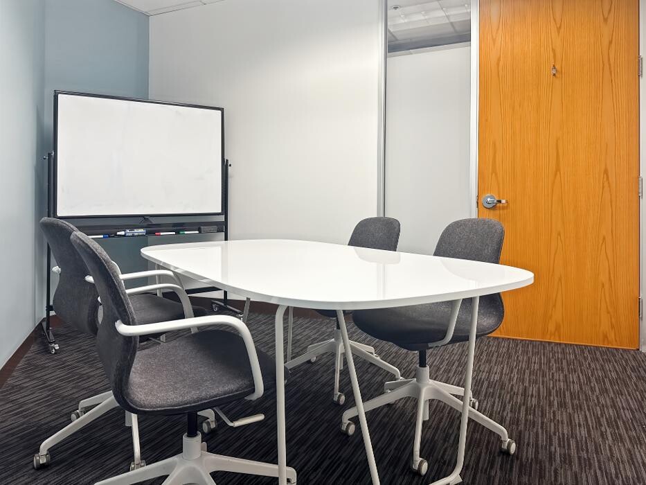 Images Regus - 12100 Wilshire Blvd