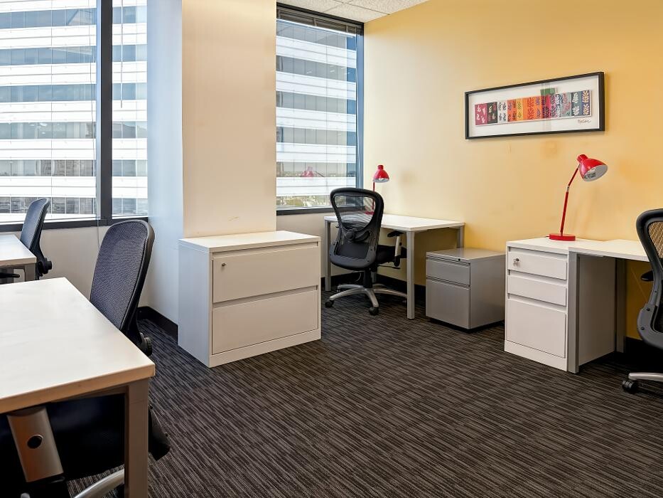 Images Regus - 12100 Wilshire Blvd
