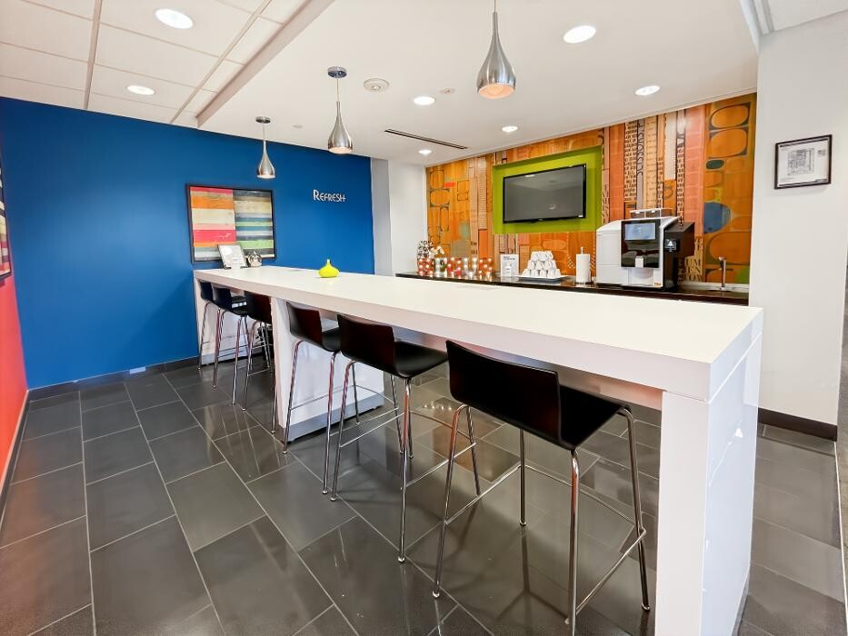 Images Regus - Dallas - Downtown Republic Center
