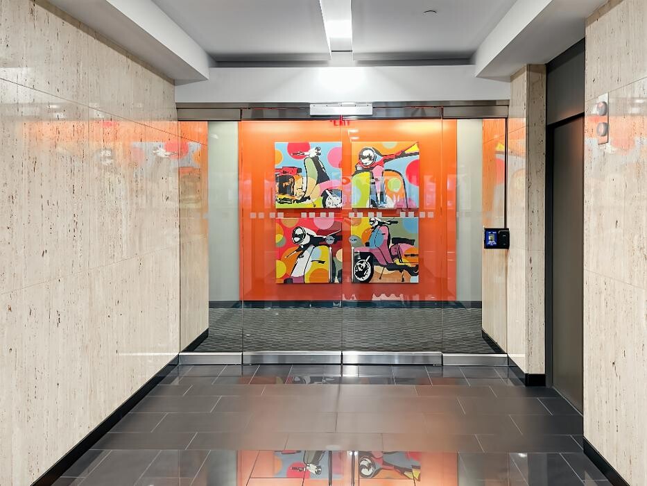 Images Regus - Dallas - Downtown Republic Center