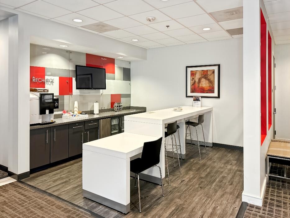 Images Regus - Columbia Town Center