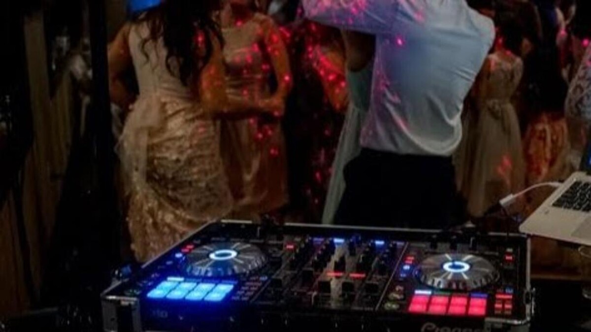 Images DJ Denny Romo