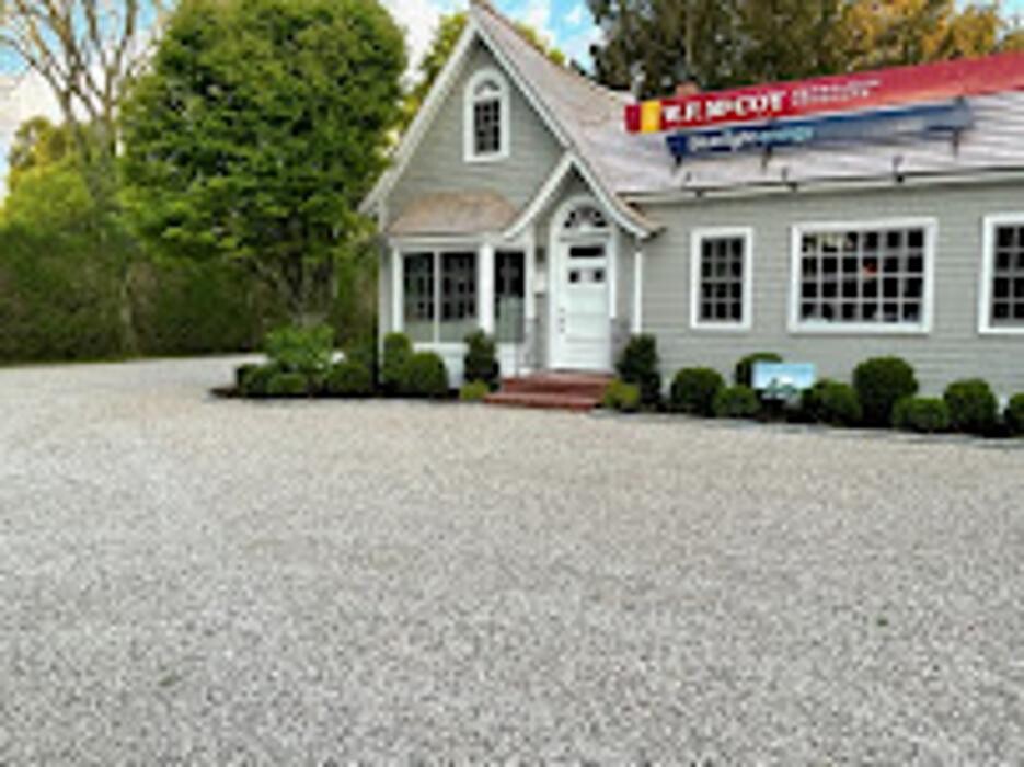 Images Mickey's Lawnscapes Inc