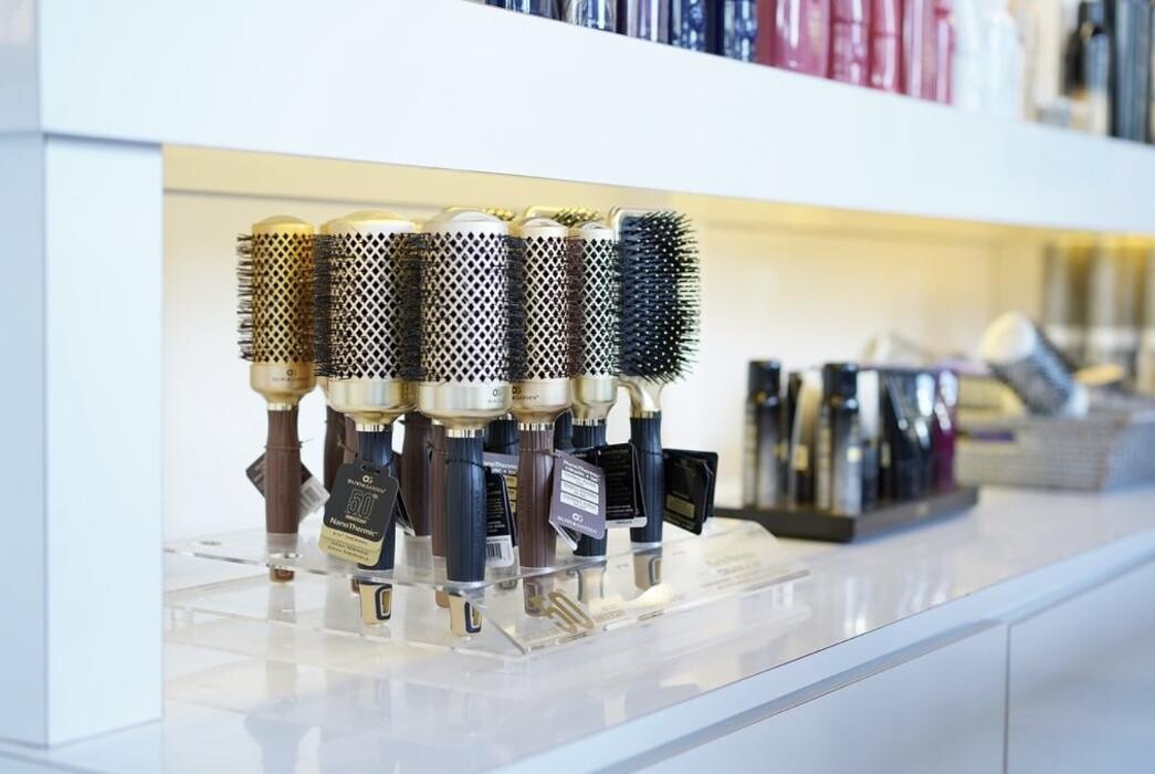 Images Johnny Rodriguez The Salon