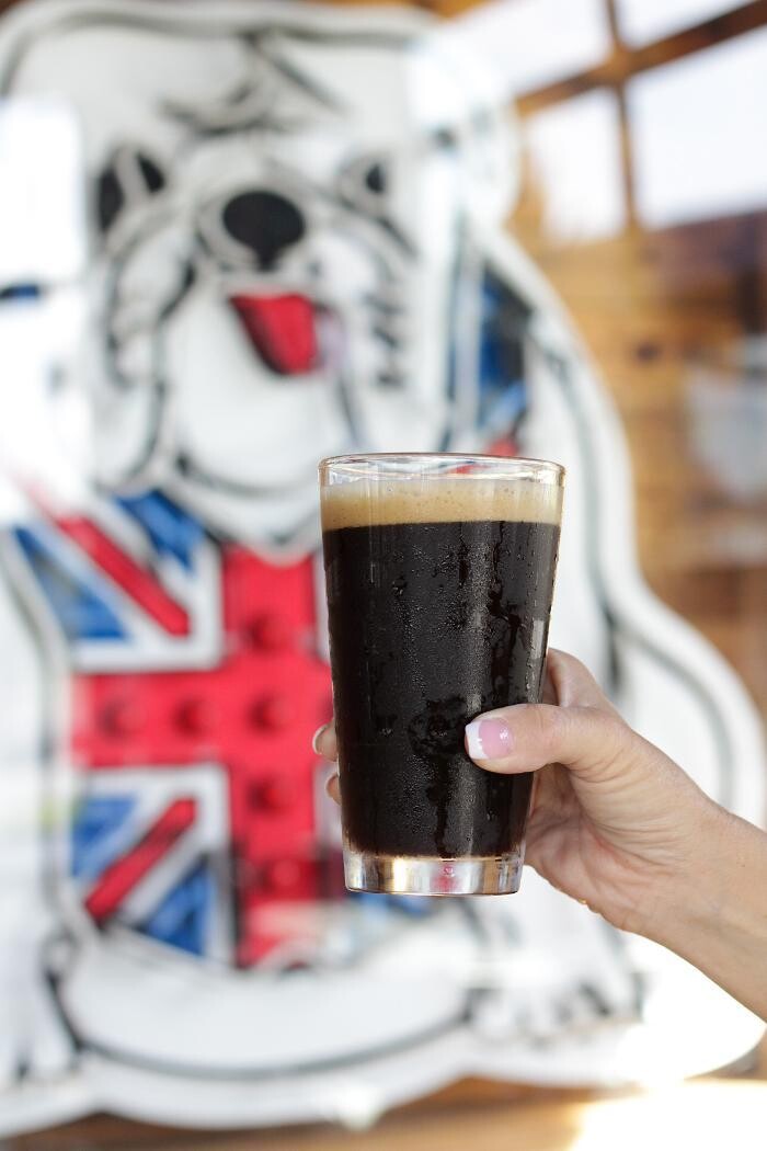 Images Yeoman's Cask and Lion