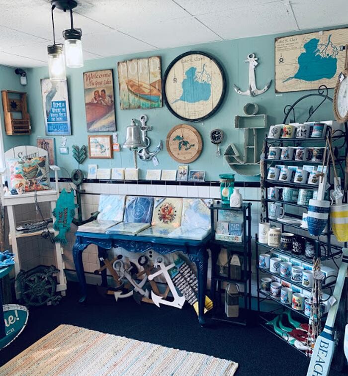 Images On The Bay Boutique, Bar & Cafe