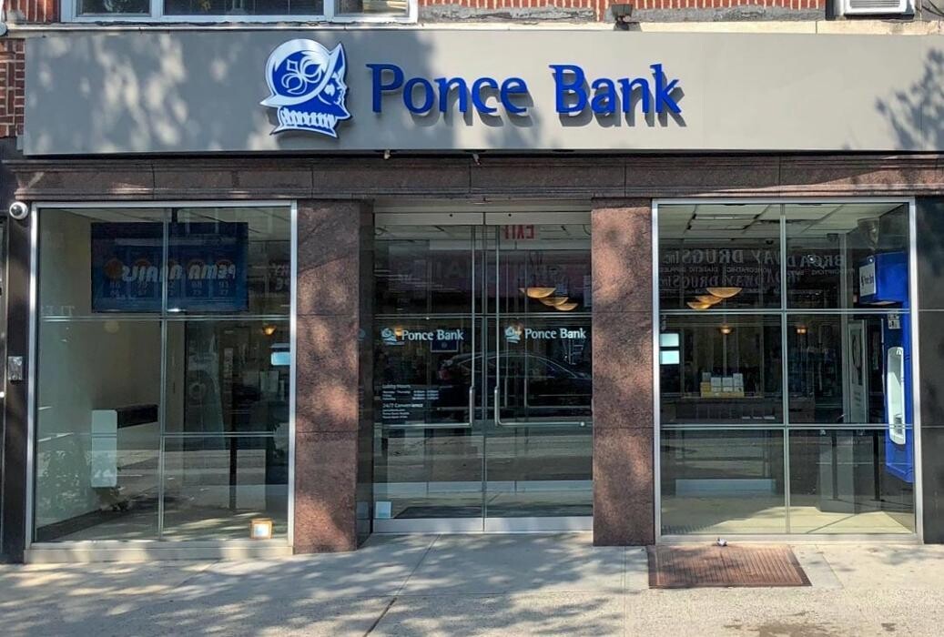 Images Ponce Bank, Astoria