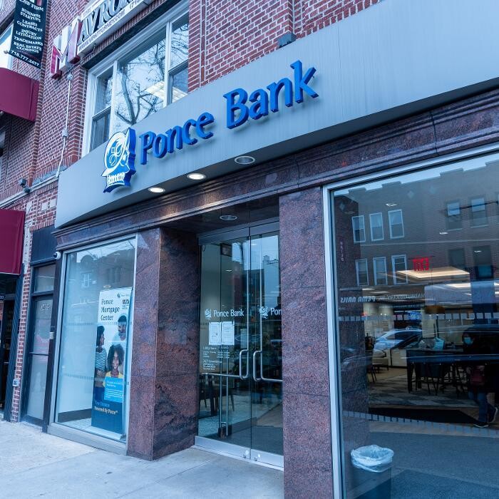Images Ponce Bank, Astoria