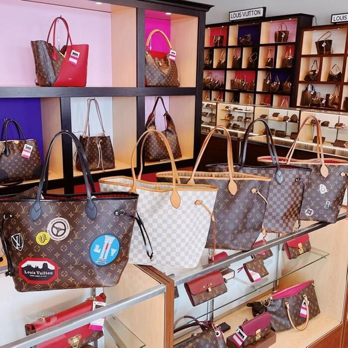 Images Keeks Buy + Sell Designer Handbags