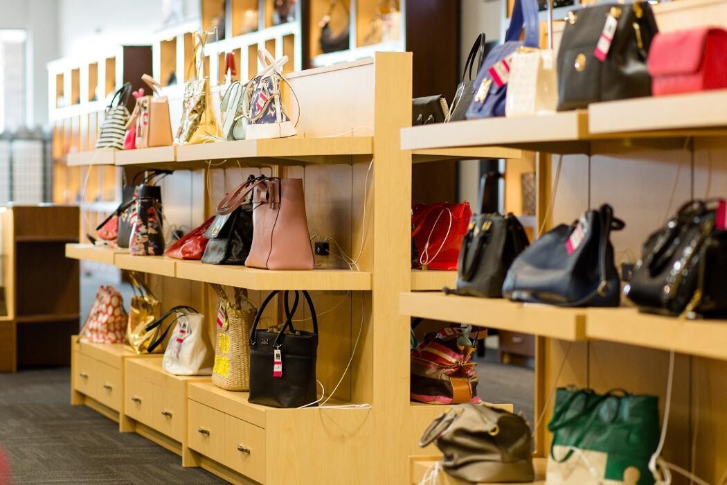 Images Keeks Buy + Sell Designer Handbags