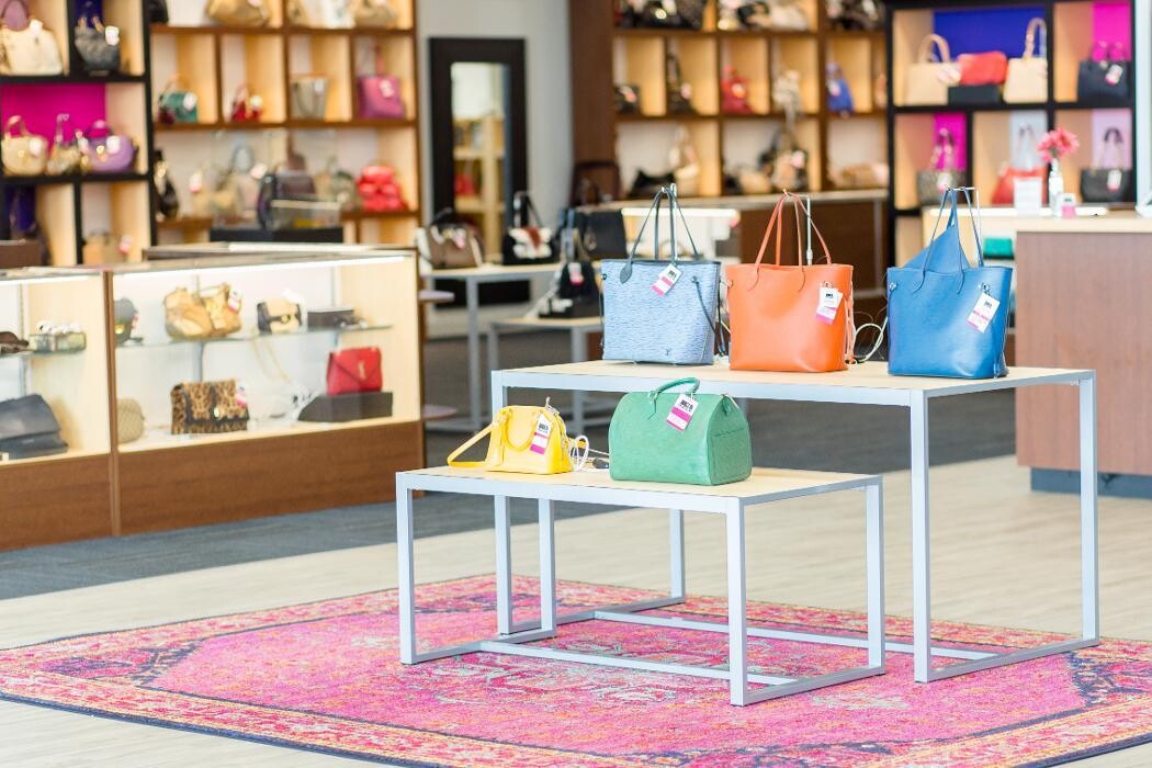 Images Keeks Buy + Sell Designer Handbags