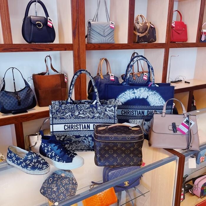 Images Keeks Buy + Sell Designer Handbags