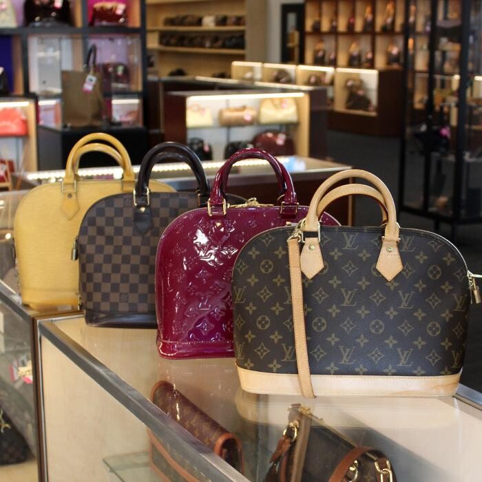 Images Keeks Buy + Sell Designer Handbags