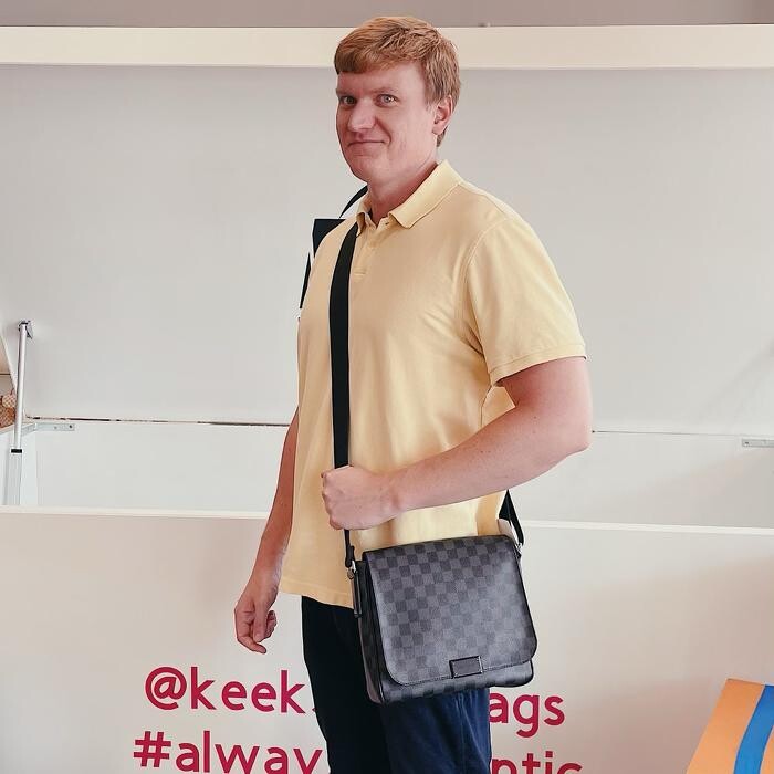 Images Keeks Buy + Sell Designer Handbags