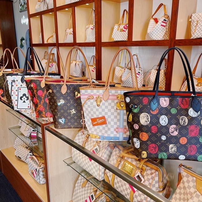 Images Keeks Buy + Sell Designer Handbags