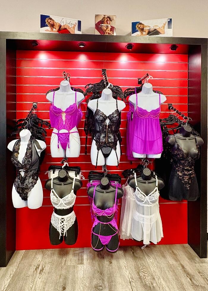 Images Adam & Eve Stores