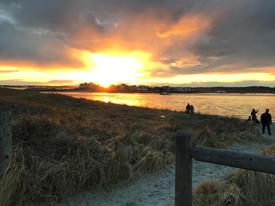 Images The Coast Village Inn and Cottages