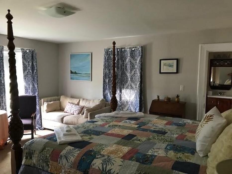 Images The Coast Village Inn and Cottages