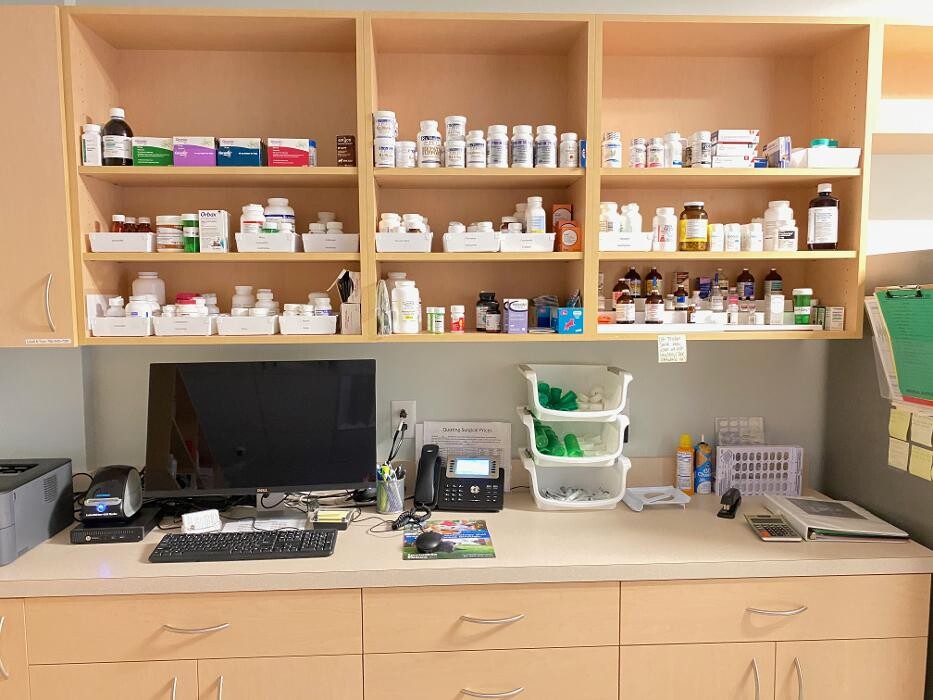 Images Geist Pet Wellness Clinic