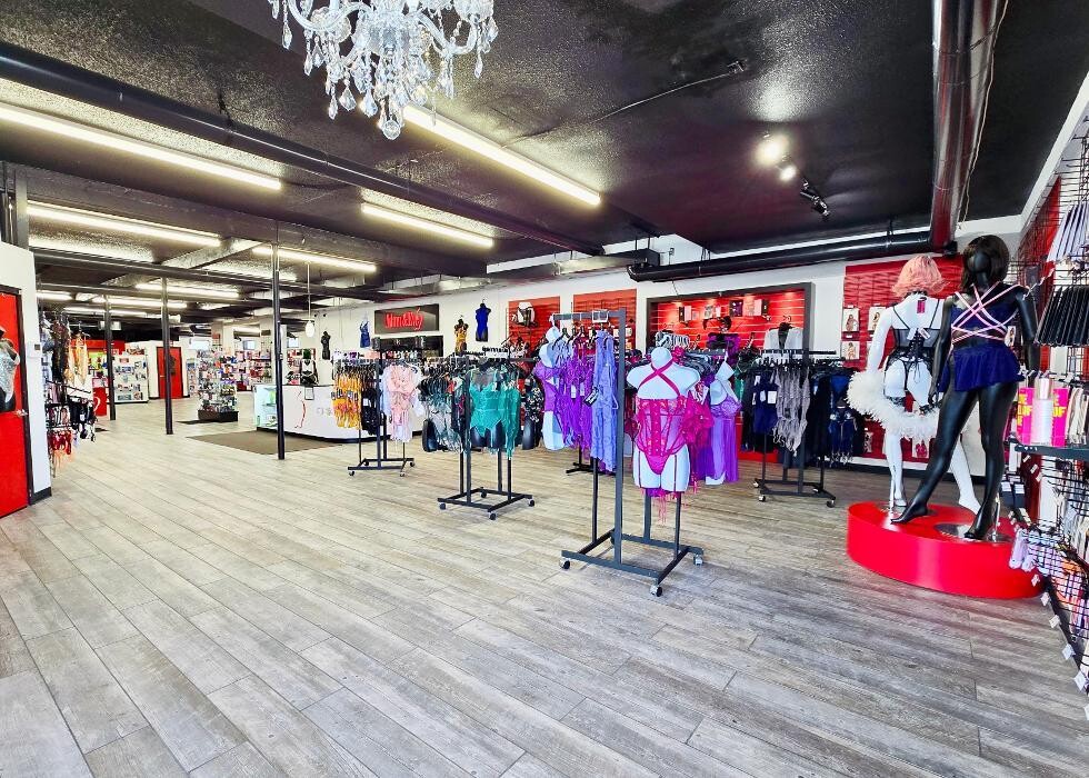 Images Adam & Eve Stores