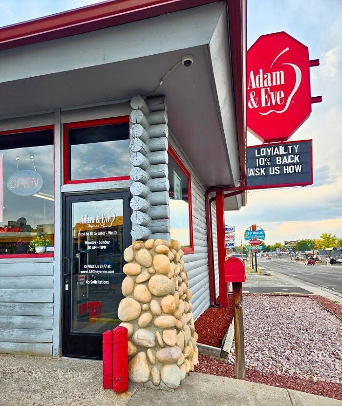 Images Adam & Eve Stores
