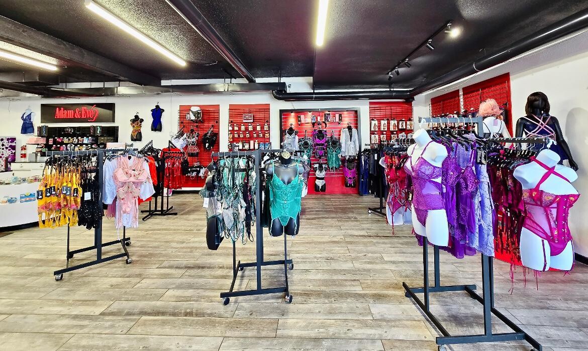 Images Adam & Eve Stores