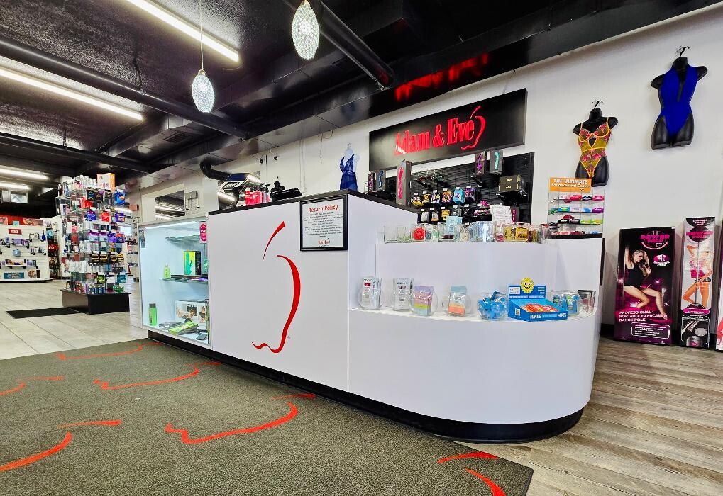 Images Adam & Eve Stores
