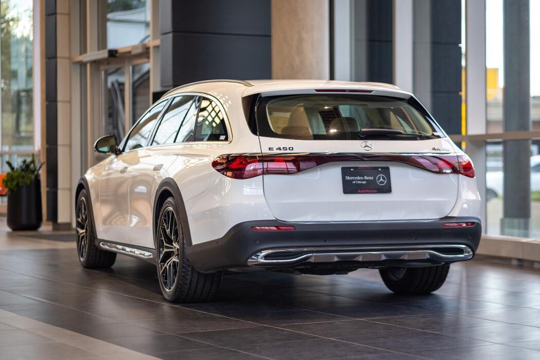 Images Mercedes-Benz of Chicago