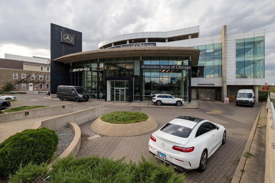 Images Mercedes-Benz of Chicago