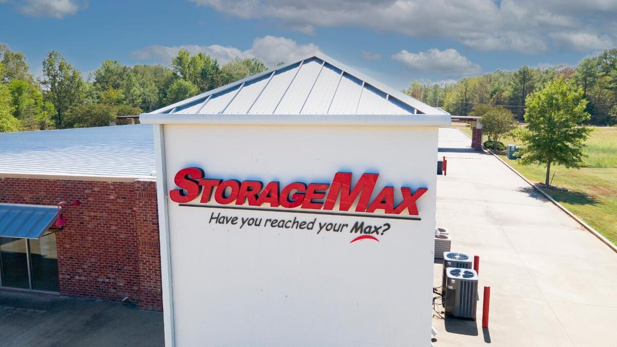 Images StorageMax Clinton East